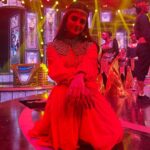 Gabriella Charlton Instagram - Performed for the ever phenomenal soundtrack ‘Mayya Mayya’ this Vijay Tele Awards! It’s a master piece and we’ve attempted to do a remix out of it! Don’t miss it guys ❤️ M&h @murugeshmakeup_hair