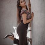 Garima Chaurasia Instagram – Do life with LoVe🖤
.
.
.
📸: @nitin_.1610 
Edit : @welcomeishu3694 
#gimaashi #picoftheday #alseef #dubai #tbt #photoshoot #gimaians Al Seef, Dubai Creek