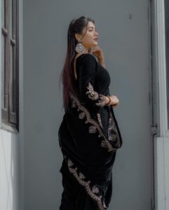 Garima Chaurasia Instagram - Eid Mubarak ✨🤝🏻🌙
.
.
.
📸: @nitin_.1610 
Edit: @welcomeishu3694 
#gimaashi #eidmubarak #eidspecial #ethnicwear #gimaians