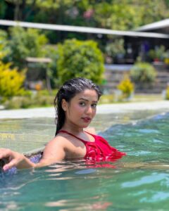 Garima Chaurasia Instagram - Pool party, anyone? 🍷

.
#gimaashi