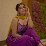 Garima Chaurasia Instagram - Accepting “Rishtas” now! 💁🏻‍♀️🤣📜 . . 📸: @nitin_.1610 #gimaashi #picoftheday #ethnic #gimaians