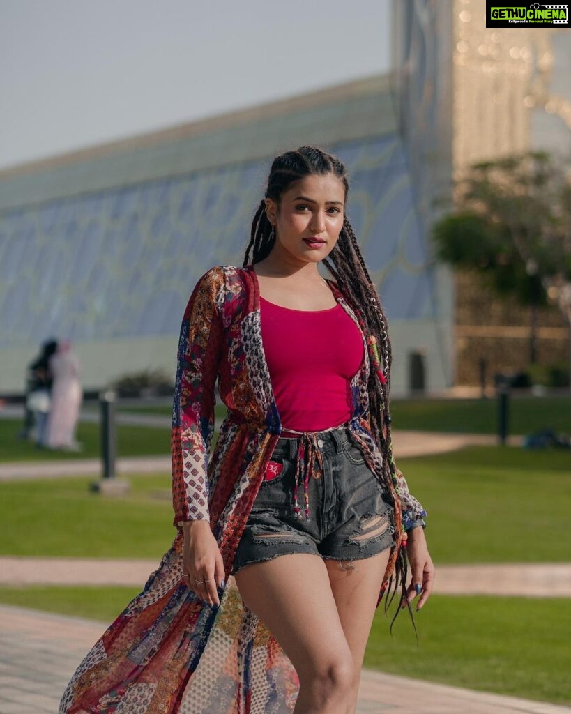Garima Chaurasia Instagram - Live life to fullest..💯 . 📸: @nitin_.1610 #gimaashi #picoftheday #Dubaiframe #tbt #Dubai #gimaians Dubai Frame - World's Largest Frame, Dubai U.A.E