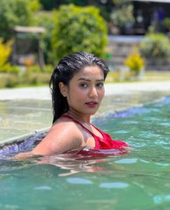 Garima Chaurasia Instagram - Pool party, anyone? 🍷

.
#gimaashi