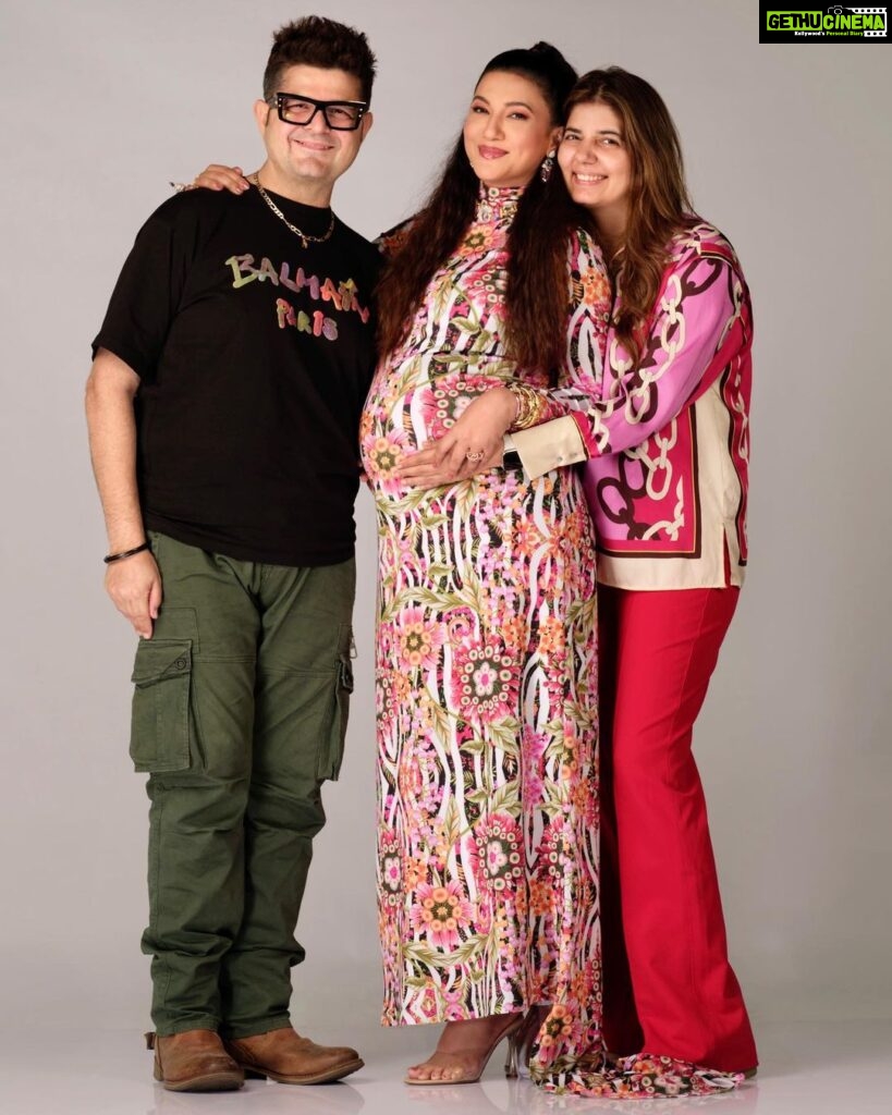 Gauahar Khan Instagram - #btswithdabboo With Lovely @gauaharkhan 💖🤰🏼🥰. Super Happy For You & @zaid_darbar 👨‍👩‍👦 . Heartiest Congratulations on Your Little Bundle Of Joy 👶🏻😍 . Welcome To The Beautiful World Of Parenthood ❤️ @dabbooratnani @manishadratnani @dabbooratnanistudio #dabbooratnani #dabbooratnaniphotography #dabbooratnanicalendar #gauaharkhan Dabboo Ratnani Photography