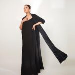 Gauahar Khan Instagram - 🖤 keep it classy . Wore : @theohailakhanofficial @anmoljewellers Styled by : @devs213 assisted by @krutikaa_sharma 📸 : @shivamguptaphotography #momtobe #india #iconicgoldawards2023 Mumbai, Maharashtra