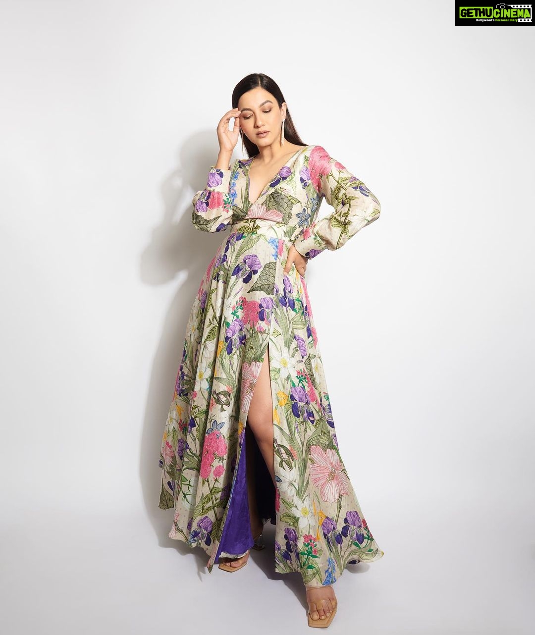 Gauahar Khan Instagram - Bloom ๐บ Outfit : @gazalguptacouture Earring : @diamantinafinejewels Styling : @devs213 Assisted by @krutikaa_sharma ๐ธ : @visualaffairs_va #netflixindia #momtobe #ownit #fashion Mumbai, Maharashtra