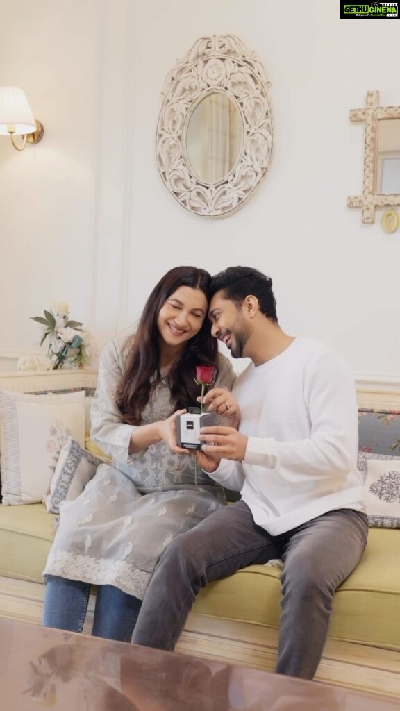 Gauahar Khan Instagram - @bose has made this valentine’s a little more special. Their active noise cancellation feature helps me to block out all the annoying noise that irritates me and my baby ab chahe woh Zaid ki crazy laugh ho ya uski annoying munching. I am sorted, thanks to @Bose I can now fully relax and @zaid_darbar can have his life back. #TheWorldsBestNoiseCancellation #Bose #ad #réel #husbandandwife #valentineday