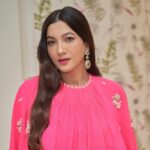 Gauahar Khan Instagram – Khoob Seerat hona , Khoob Surat toh kayee hoteein hain . 💞 Mumbai, Maharashtra