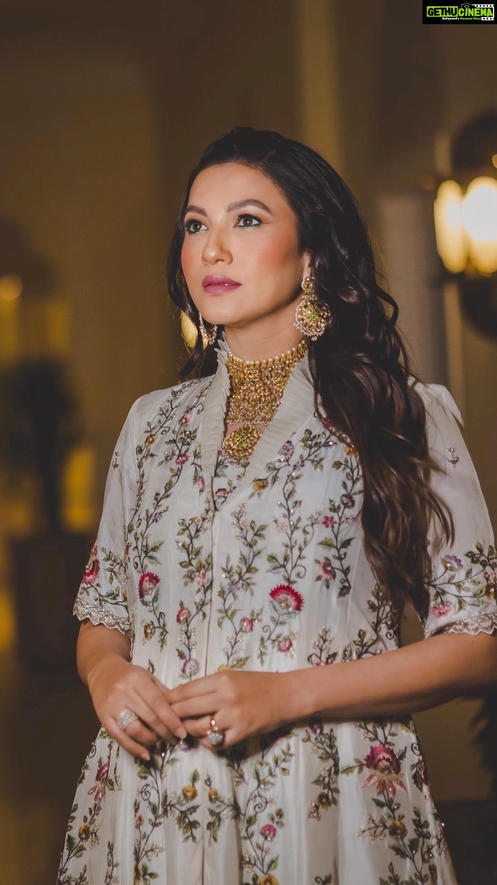 Gauahar Khan Instagram - Love ๐๏ธ Outfit: @stotram.shop Jewellery: @chaulazheritagejewellery Styling : @devs213 assisted by @krutikaa_sharma ๐ธ : @storiesbynarendrasingh @darshan.sethi #white #jaipur #musafir #host #weddings #momtobe #reelsinstagram #trendingaudio Jaipur - The pink city