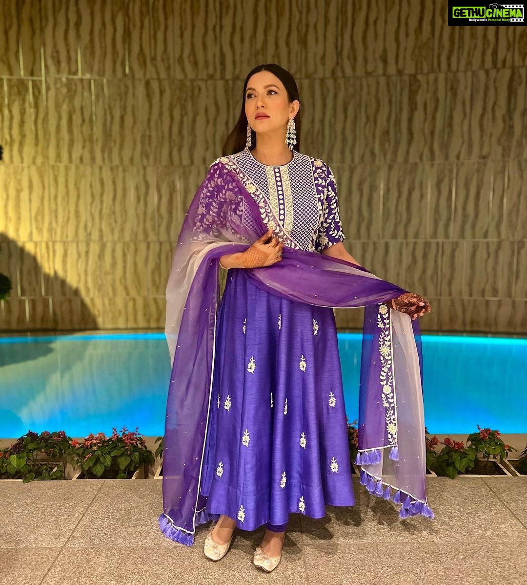 Gauahar Khan Instagram - Salaame ishq meri Jaan …… 💜 #surat #desi #momtobe Ma sha Allah! Outfit : @dishamuchhala Jewellery : @lasolitairejewellery Styling : @devs213 Assisted by @krutikaa_sharma Surat Marriott Hotel