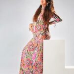 Gauahar Khan Instagram - 🤰❤️ IKONIC PRESENTS KEN FERNS X DABBOO RATNANI FEATURING : GAUAHAR KHAN Conceptualized & Directed by : @iamkenferns Muse : @gauaharkhan Make-up & Hair Style : @ikonic_professional @proarteworld Photography : @dabbooratnani Assisted by : @manishadratnani Creative Advisor : @shakirshaxx Post Production : @dabbooratnanistudio Lights : @godonindiaofficial Camera : @fujifilmxindia Videography : @umedjadeja @rahul_v.shwa Jewellery : Choker & earings: @curiocottagejewelry Peacock ring & Bracelets: @the_jewel_gallery Line Production : @the_fmco @dezadd Ken Ferns Team : @chavan_smita_ @jonty_monty_777 @samieposture @the_anil_pal @shailesh_thakor_2 Dress Team : mr.irfan.1990 @saddamansari5994 @mr.sahil.2000 Mumbai, Maharashtra