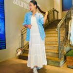 Gauahar Khan Instagram – Love for Blue and White !!!! 🤰🤍💙 

#pregnancyfashion #becool #momtobe #behappy #loveyourself #alhamdulillah Mumbai, Maharashtra