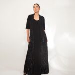 Gauahar Khan Instagram - 🖤 keep it classy . Wore : @theohailakhanofficial @anmoljewellers Styled by : @devs213 assisted by @krutikaa_sharma 📸 : @shivamguptaphotography #momtobe #india #iconicgoldawards2023 Mumbai, Maharashtra