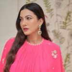 Gauahar Khan Instagram – Khoob Seerat hona , Khoob Surat toh kayee hoteein hain . 💞 Mumbai, Maharashtra