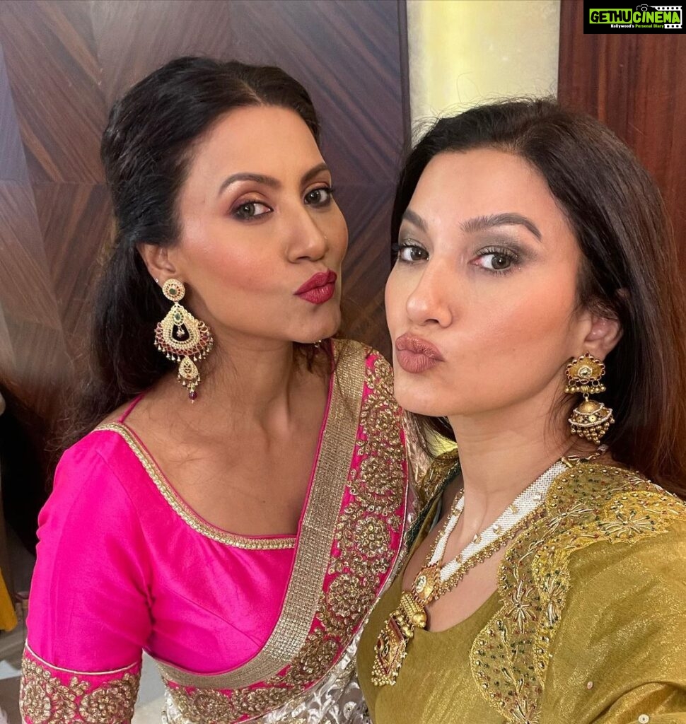 Gauahar Khan Instagram - To my nix , happy happy happy happy birthday, today and every year ahead, Ameen !!! I l love you soooo much , and miss having you near me !!! Through all your nagging advice , through all our disagreements growing up, through all of me irritating you, our bond is constant! Alhamdulillah, sorry if I ever get too ahead of myself n forget that I’m your younger sister ,but I like what we have . 😬❤️🎂 you’re inspirational , all your hard work, all your positivity and patience will always keep you happy and growing, Ameen! May you have all the happiness and safety and love and health, wealth and ease ! Miss you ! ❤️😘 #mynix #sisterlove #2ndmay ♉️ Mumbai, Maharashtra