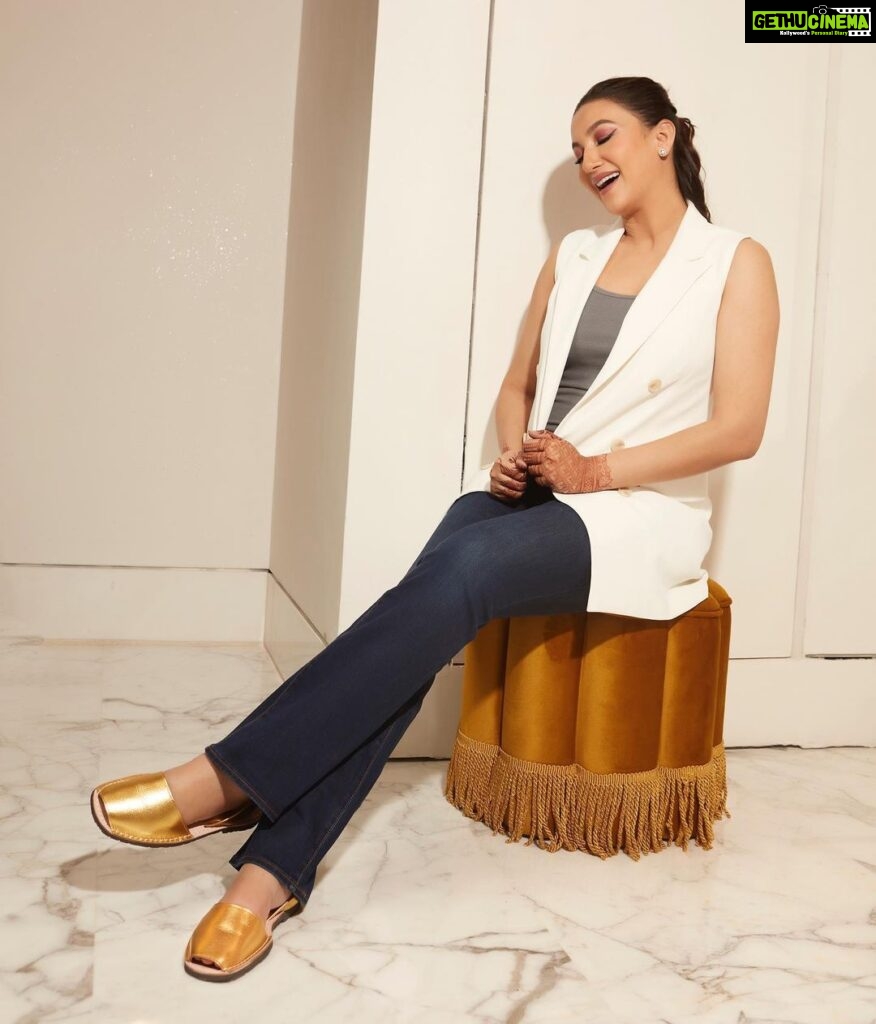 Gauahar Khan Instagram - This footwear brand has glamour with comfort! Do check it out @avarcapons.uae . Reasonable luxury footwear. To shop , click on link in bio ! I absolutely love it !