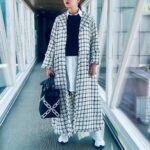 Gauahar Khan Instagram - Winter is Here ! ❄️ #Musafir #blackandwhite #momtobe #burberry Ma sha Allah ! Mumbai International Airprot
