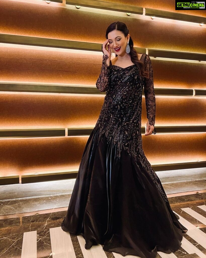 Gauahar Khan Instagram - Hosted the opening of the #Hockeyworldcup2023 in this custom black beauty . Thank u @roqa.official 🖤 Jewellery : @anmoljewellers Styling : @devs213 Assisted by @krutikaa_sharma Bhubaneswar, India
