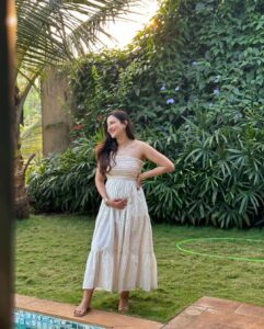 Gauahar Khan Instagram - ♥️ Ma sha Allah, Laa quwataa illa billah ! 

#grateful #sunshine #firstbumppic #keepitreal #love #blessings