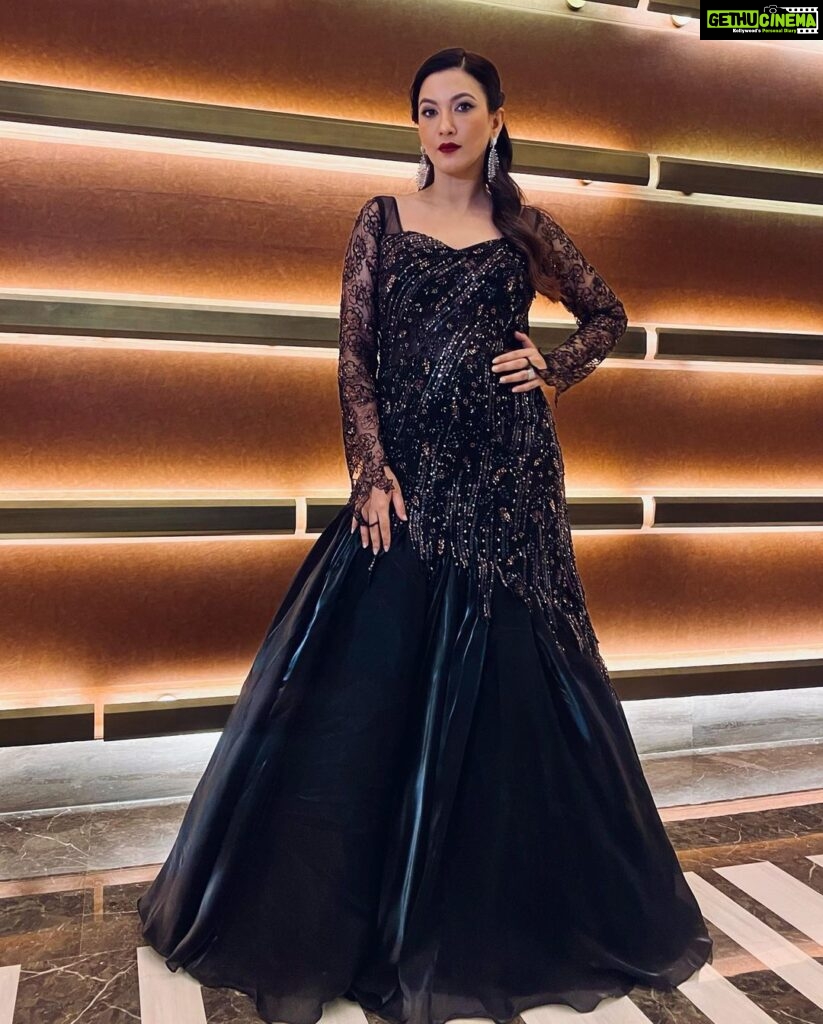 Gauahar Khan Instagram - Hosted the opening of the #Hockeyworldcup2023 in this custom black beauty . Thank u @roqa.official 🖤 Jewellery : @anmoljewellers Styling : @devs213 Assisted by @krutikaa_sharma Bhubaneswar, India