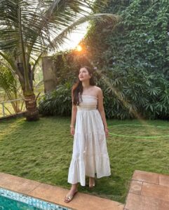 Gauahar Khan Instagram - ♥️ Ma sha Allah, Laa quwataa illa billah ! 

#grateful #sunshine #firstbumppic #keepitreal #love #blessings