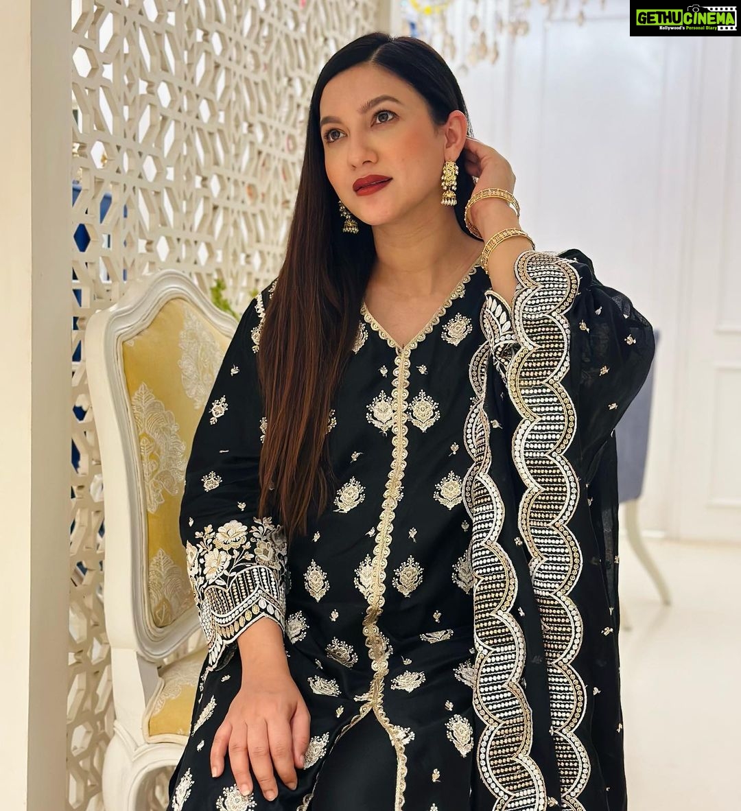 Gauahar Khan Instagram - Raho Up Close !!!!! 🖤 Mumbai, Maharashtra