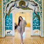Gauahar Khan Instagram - While I miss my travels ……. #throwback to #rajasthan 💛 #musafir #6monthspregnant Ma sha Allah !!! Jaipur, Rajasthan