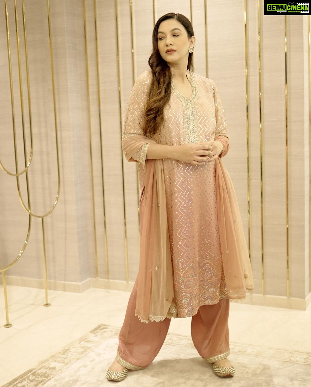 Gauahar Khan Instagram - Throwback to my fully pregnant self at my last shoot b4 I delivered. #specialdays❤️ miss being pregnant. Outfit : @bhumikagrover Styling : @devs213 assisted by @krutikaa_sharma Mumbai, Maharashtra