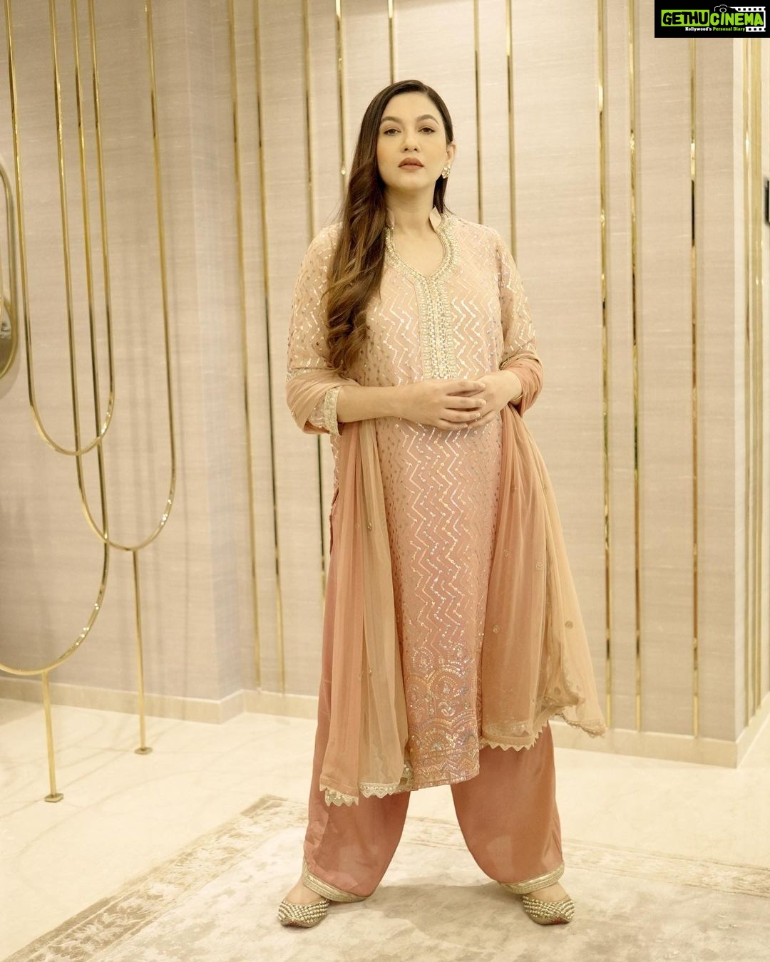 Gauahar Khan Instagram - Throwback to my fully pregnant self at my last shoot b4 I delivered. #specialdays❤️ miss being pregnant. Outfit : @bhumikagrover Styling : @devs213 assisted by @krutikaa_sharma Mumbai, Maharashtra