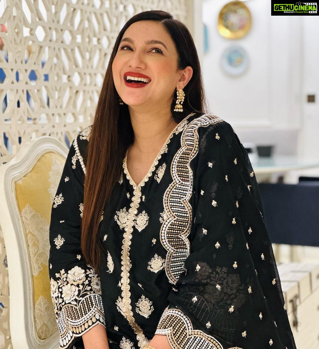 Gauahar Khan Instagram - Raho Up Close !!!!! 🖤 Mumbai, Maharashtra