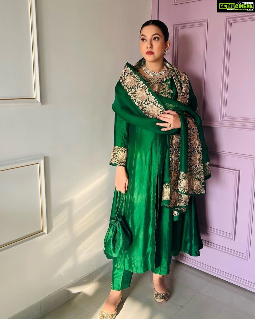 Gauahar Khan Instagram - Ramadan Feels ! #alhamdulillah Outfit : @pinkcitybysarika Jewellery : @anmoljewellers Styling : @devs213 assisted by @krutikaa_sharma #momtobe #green #modestfashion #spreadlove Mumbai, Maharashtra