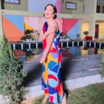Gauahar Khan Instagram – Color Splash !!!! 💙❤️💛 on #inreallove @netflix_in 

Outfit: @thedashanddot Jewellery: @rubans.in @oakpinionpr styling : @devs213 assisted by @krutikaa_sharma Delhi, India