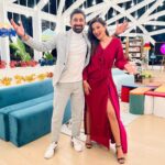 Gauahar Khan Instagram - The pictures say it all ! Sharing love , friendship and understanding on #inreallove on @netflix_in ! Thank you @rannvijaysingha for being the coolest ! 💕 #hosts #netflixandchill #newshow #instagood #happytimes #bts Special@mention to my styling team ! @devs213 @krutikaa_sharma , and my team @vinitasawant_hairstylist prasadbhatkar80 @arifaudi786 Delhi, India