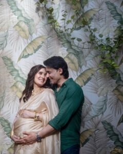 Gautam Rode Instagram - “ We made a wish and two came true “ 
Double the love, double the joy, thank you everyone for being a part of our celebration, we’re so grateful 💕
#twins #babyshower #gratefulheart 

📸- @knottingbells 
Makeup- @kajolrpaswwan @kajolrpaswwanmakeupacademy 
Hair- @go.glam.gauri