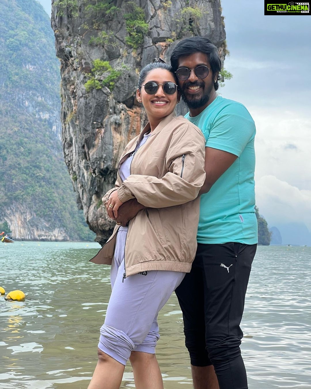 Gayathri Yuvraaj Instagram - Well spent holiday.. A much needed break with loads of memories ❤️ @gtholidays.in made a good job - may it be customising the itineraries or handling our comforts they were amazing!! #jamesbondisland #thailand #anniversary #memoriesforlife James Bond Island, Phuket