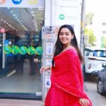 Gayathri Yuvraaj Instagram - This Republic Day, experience the unbeatable deal from Viveks!!! Upgrade your home with your favorite appliance by just paying Rs. 26/- and take home LED TV, AC, Refrigerator, Washing Machine, and Smartphone through an easy EMI option. Get cashback up to Rs. 5000/- and 2nd year Extended Warranty FREE!! Offer vaild till: 26th Jan 2023 Happy Republic Day