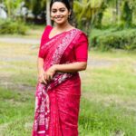 Gayathri Yuvraaj Instagram - ❤️❤️ @mithrans_boutique