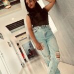 Gayathri Yuvraaj Instagram - Let your style do the talking 😉create ur own style #gayathriyuvraaj #westerndress #modern #unique #stylefashion
