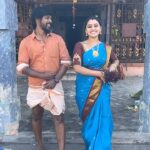 Gayathri Yuvraaj Instagram - Traditional love!!! #gayathriyuvaraj #yuvraajgayathri #anbhullayuvi #gayathrifromaminjikarai