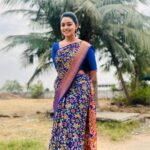 Gayathri Yuvraaj Instagram - Smile in the mirror. Do that every morning and you’ll start to see a big difference in your life 😊 #happymoring Beautiful sarre @aishu_boutique_official