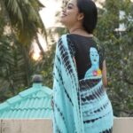 Gayathri Yuvraaj Instagram - The beautiful Sarre & blouse @dharaniofficialpage 📷 @shotby__dan
