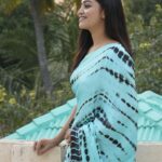 Gayathri Yuvraaj Instagram - The beautiful Sarre & blouse @dharaniofficialpage 📷 @shotby__dan