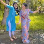 Gayathri Yuvraaj Instagram – ❤️👭💙

#trendingsongs #sisterlove #👭💃