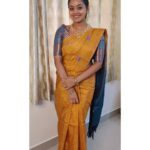 Gayathri Yuvraaj Instagram – Beautiful handloom saree @banana_sarees_manufacturer 
Traditional Jewellery @sukraa_designs