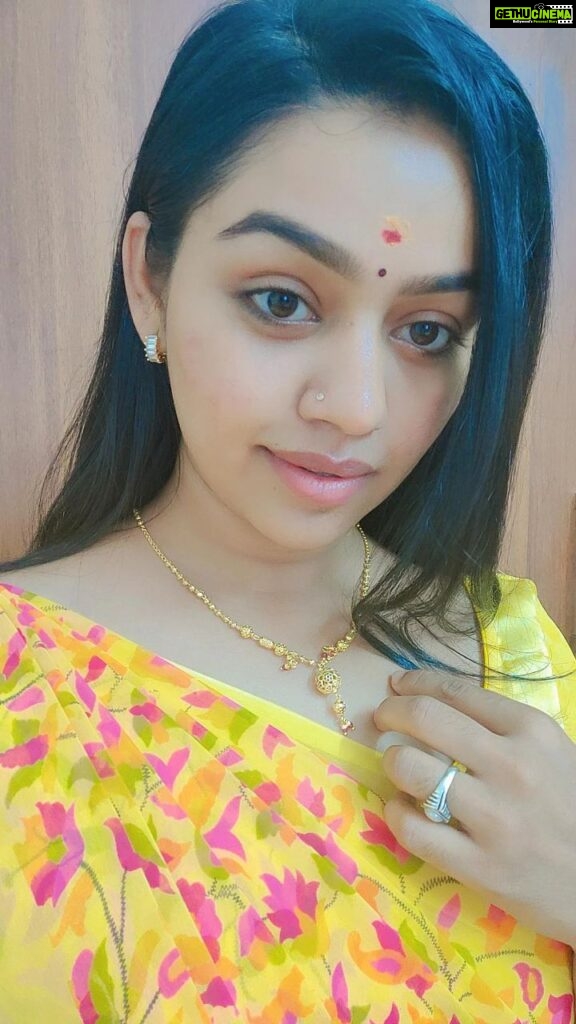 Gayathri Yuvraaj Instagram - Neega irrupiga 💞 Chain @beauty_cosmetics_studio @joshapp.tamil @officialjoshapp #joshmeinaaja #hbdmammookka #kandukondenkandukonden #reels #tamildialogue #favorite