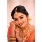 Gayathri Yuvraaj Instagram - Mua @sujitha_mua Photography @jd_firstclick Jewellery @littlefingers_bridal_jewellery Blouse @elitebridalstore Saree @shainbyshailuravi