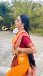 Gayathri Yuvraaj Instagram - 😜 #sathileelavathicomedy #funnyreels #😜