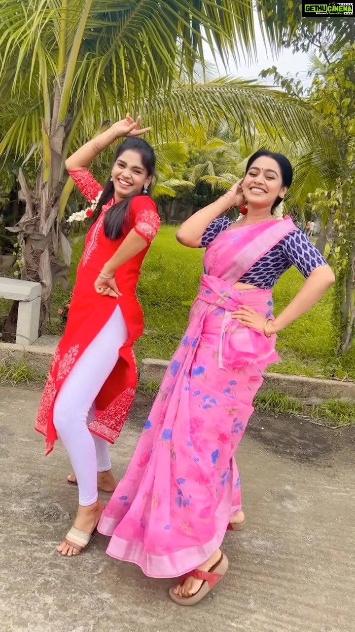 Gayathri Yuvraaj Instagram - U r my dancing partner nd I could dance forever with u 💖 @gayathri_yuvraaj In frame : @gayathri_yuvraaj @pranikadhakshu #treanding #song #tamil #meenakshiponnunga #zeetamil #gayuprani #pranikadhakshu Chennai, India