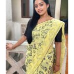 Gayathri Yuvraaj Instagram - Hope comes with success. But success will come only to those with hope!! #yellowsaree @imon_arte_boutique