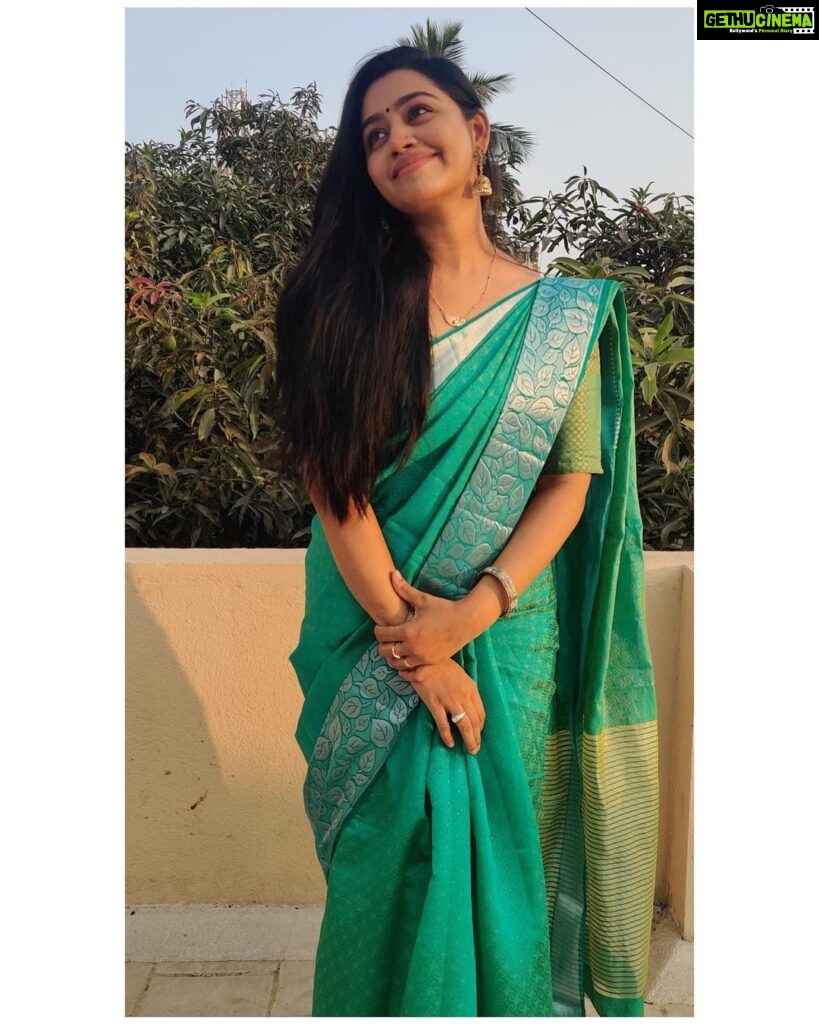 Gayathri Yuvraaj Instagram - 💚💚💚 Saree @rs_fashionss_ Chain @methurna_collections